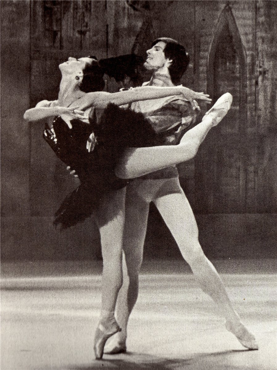 Майя Плисецкая (Одиллия) и Валерий Ковтун (принц Зигфрид) в балете