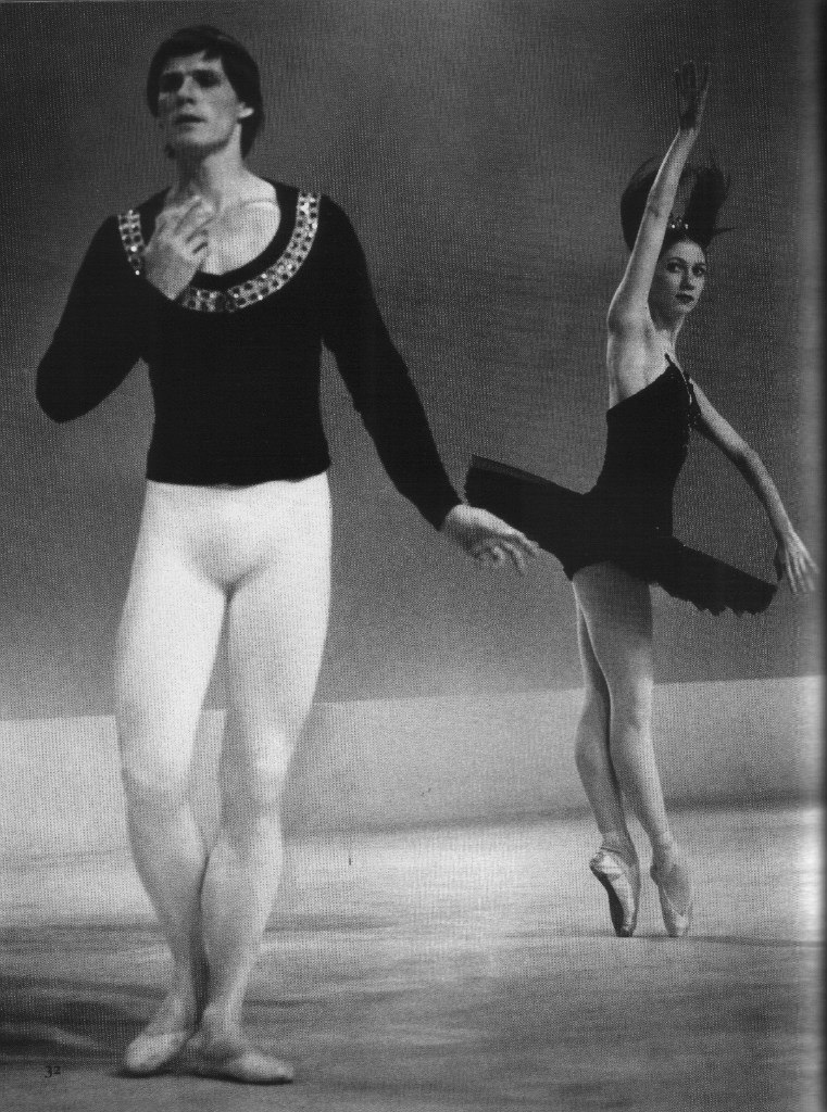 Валерий Ковтун (принц Зигфрид) и Татьяна Таякина (Одиллия) в балете