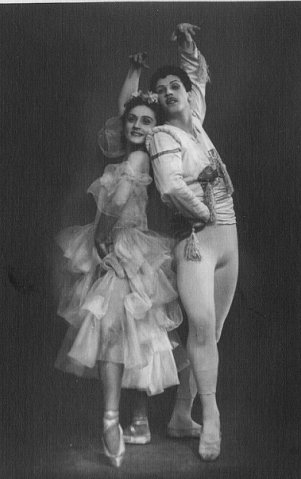 В. Чабукиани (Фрондосо) и В. Цигнадзе (Лауренсия) в балете